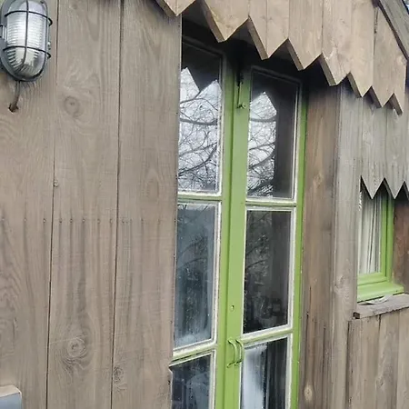 Cabane Perchee De Lys Dans Les Chenes Verts Et Le Micocoulier Argelliers Exterior photo